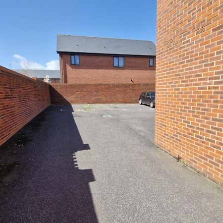 Modern Double Room With En-Suite, Parking & Fast Wifi - Close To Beach Sandgate Eksteriør bilde