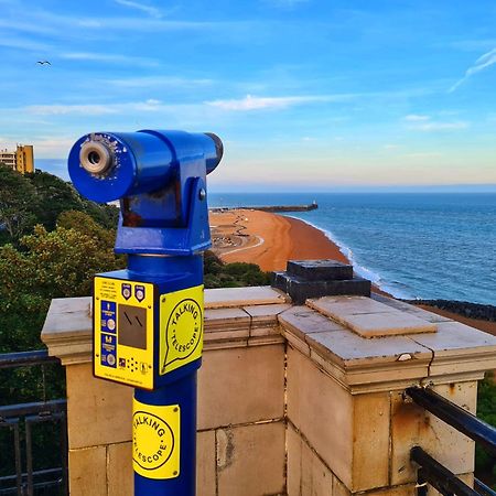 Modern Double Room With En-Suite, Parking & Fast Wifi - Close To Beach Sandgate Eksteriør bilde