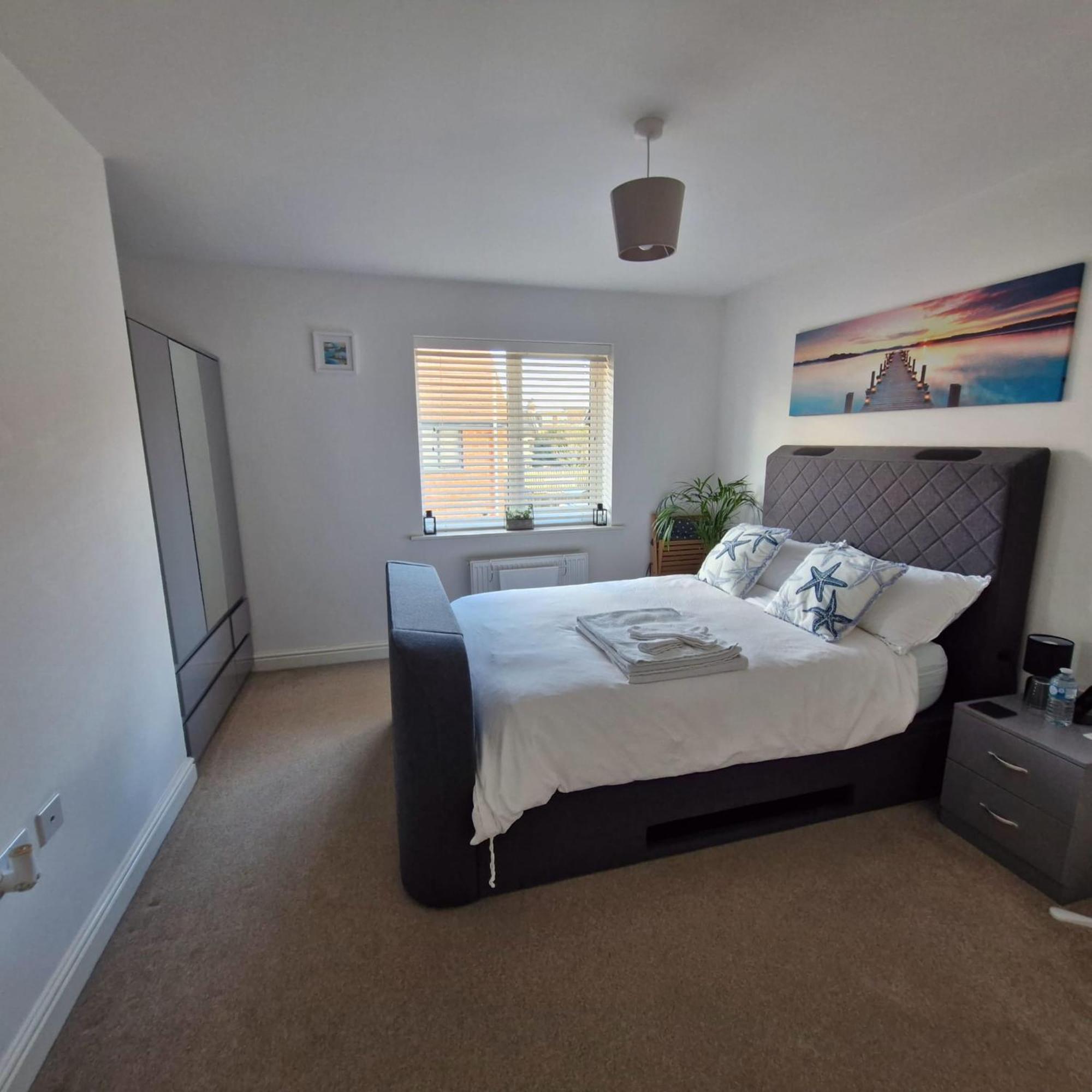 Modern Double Room With En-Suite, Parking & Fast Wifi - Close To Beach Sandgate Eksteriør bilde