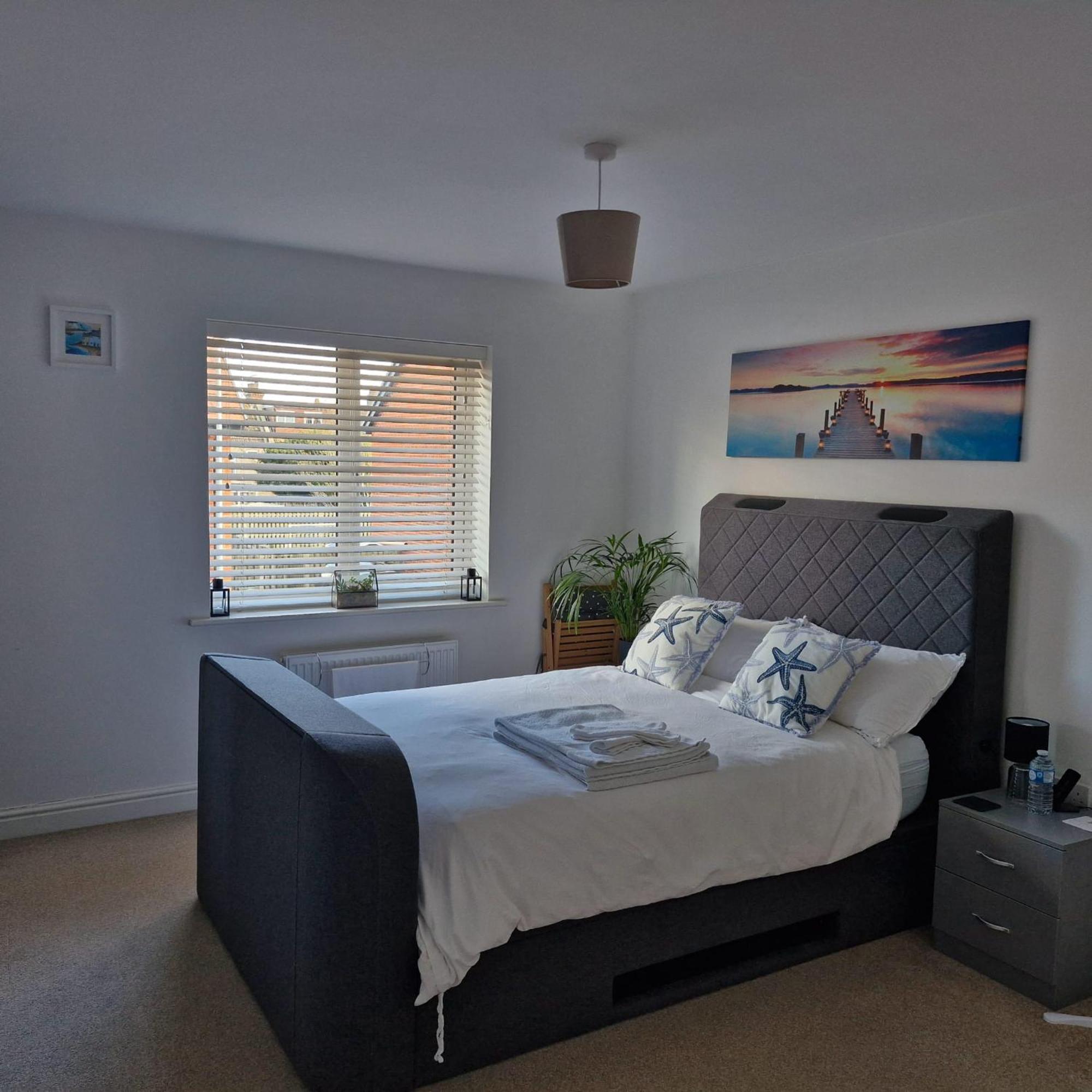 Modern Double Room With En-Suite, Parking & Fast Wifi - Close To Beach Sandgate Eksteriør bilde